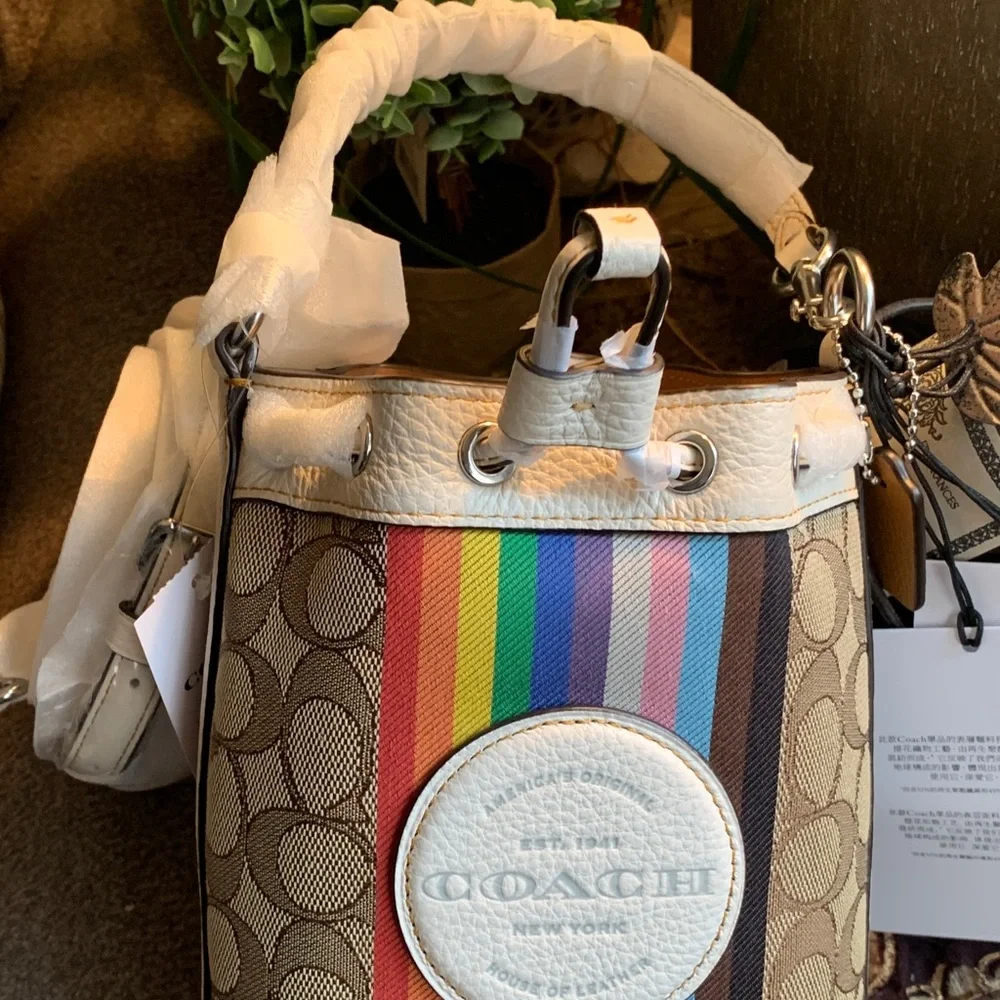 Authentic COACH Signatu jacquard/refined leather rainbow logo drawstrings Crosby - Picture 6 of 13